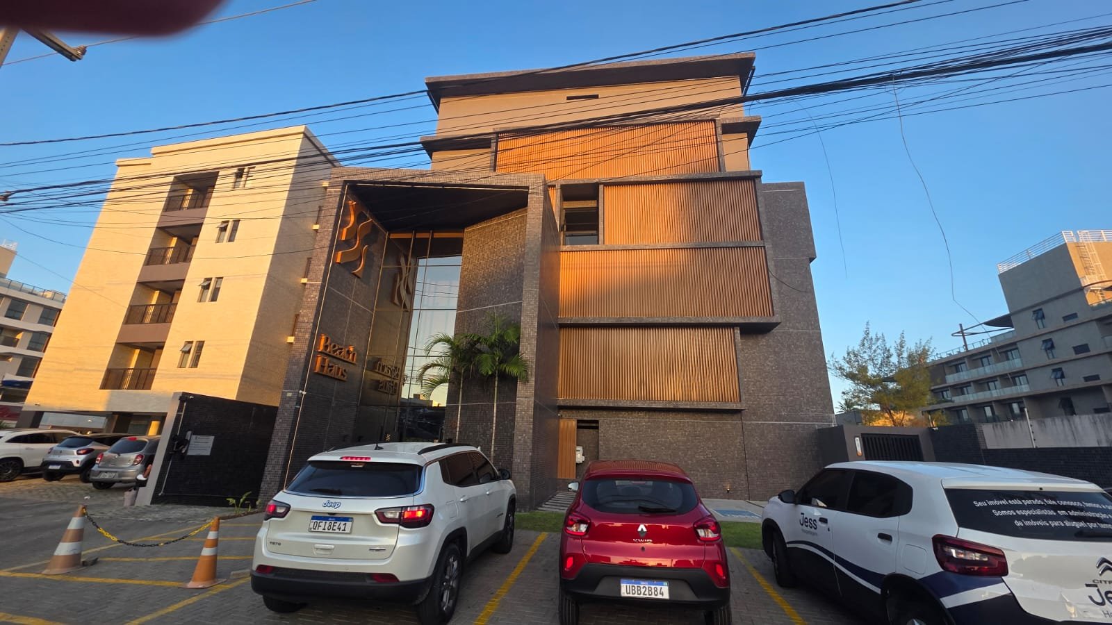 Fachada moderna do edifício Beach Haus